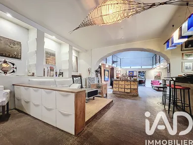 Immeuble à Apt (84400)
