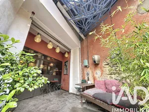 Building in Apt (84400)