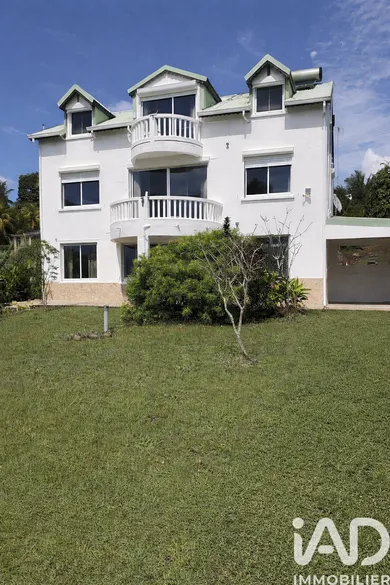 Maison à Petit-Bourg (97170)