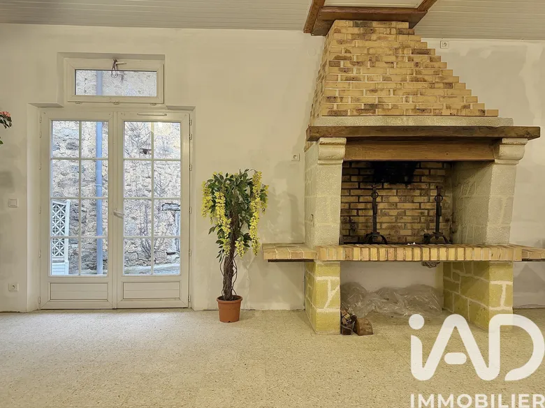 Maison 6 pièces 205 m² · au Châtenet-en-Dognon · 205 m² · 125 000 €