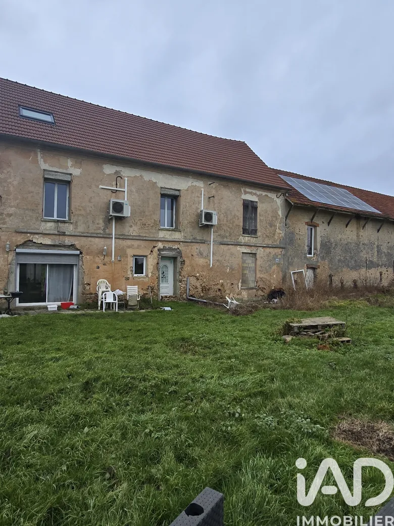 Maison 9 pièces 203 m² · à Épieds · 203 m² · 152 000 €