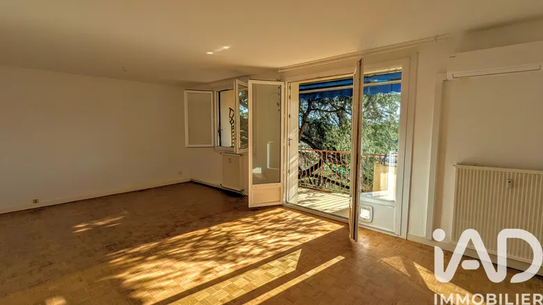 Appartement 3 pièces 77 m² · à Montélimar · 77 m² · 107 000 €