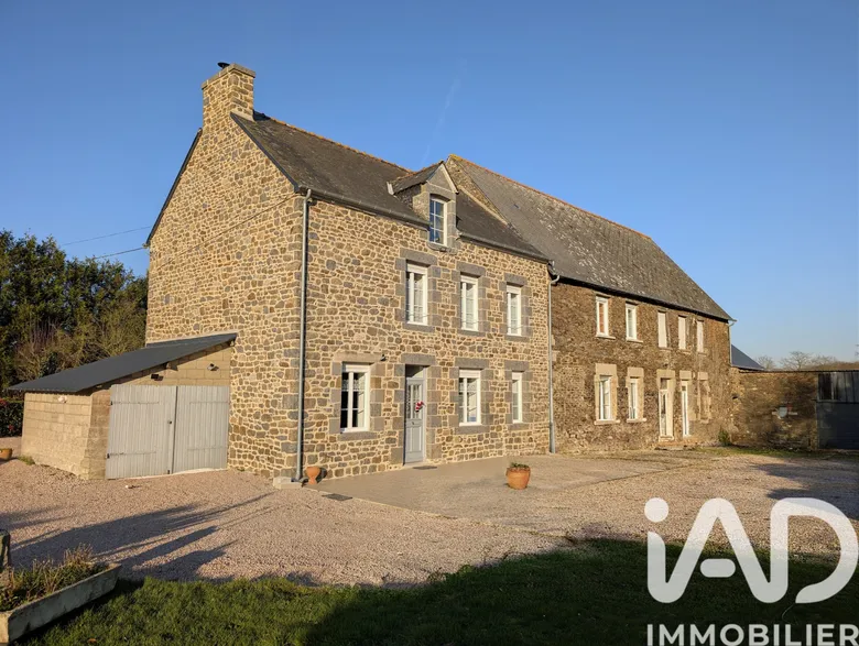 Maison 8 pièces 214 m² · à Évran · 214 m² · 498 000 €