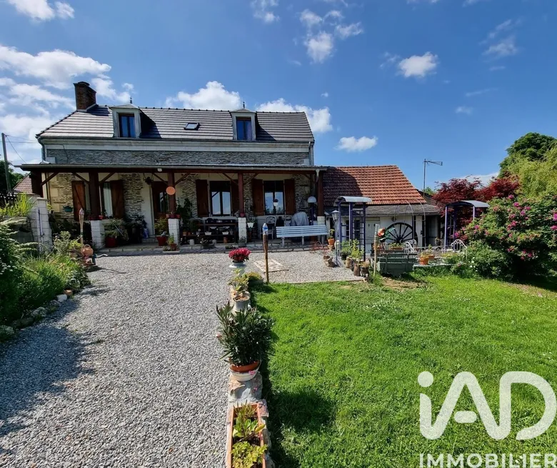Maison 5 pièces 123 m² · à Saint-Saturnin · 123 m² · 132 000 €