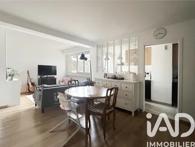 Apartment in Puteaux (92800)