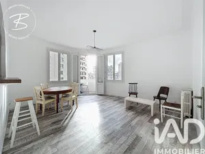 Apartment in Toulon (83000)