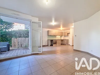 Apartment in Ozoir-la-Ferrière (77330)