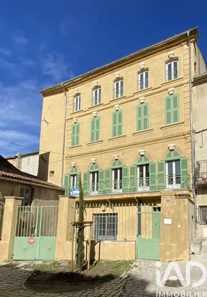Apartment in Eyguières (13430)