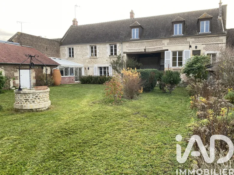 Maison 5 pièces 178 m² · à Longueil-Sainte-Marie · 178 m² · 439 000 €