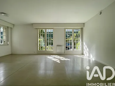 Apartment in Le Pecq (78230)