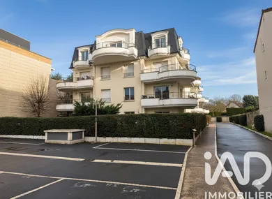 Apartment in Sainte-Geneviève-des-Bois (91700)
