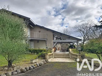 Architectural house in L'Isle-en-Dodon (31230)