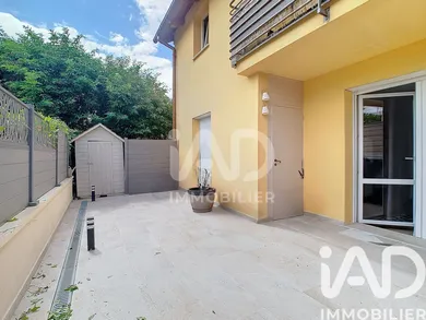 Apartment in Vaux-le-Pénil (77000)