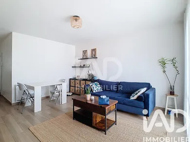 Apartment in Vaux-le-Pénil (77000)