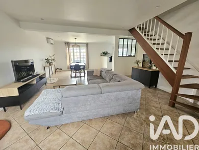 Maison traditionnelle à Trilport (77470)