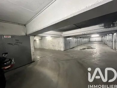 Garage in Paris (75018)