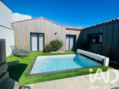 Architectural house in Dompierre-sur-Mer (17139)