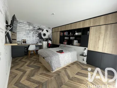 Architectural house in Dompierre-sur-Mer (17139)