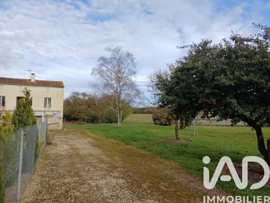 Maison de village à Longré (16240)