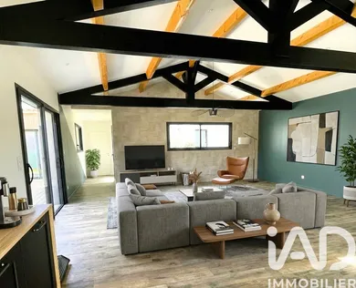 Architectural house in Dompierre-sur-Mer (17139)