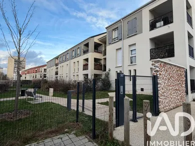 Apartment in Melun (77000)