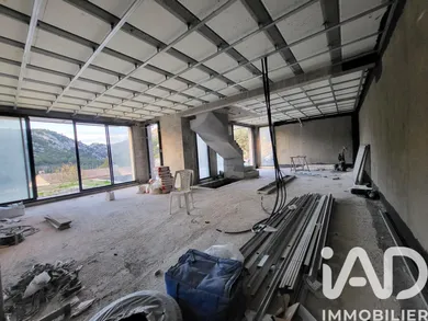 House in Ollioules (83190)