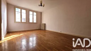 Apartment in Vichy (03200)