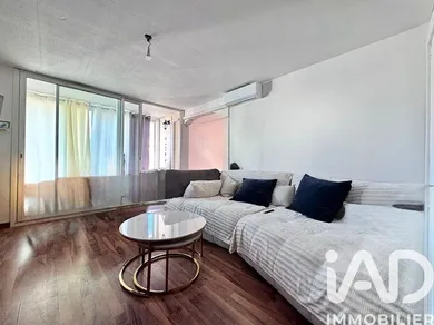 Apartment in Marignane (13700)