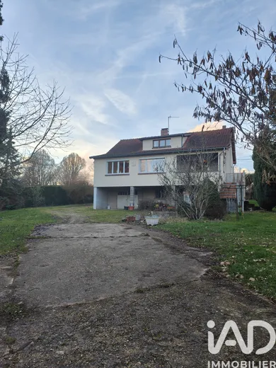 Traditional house in Pont-sur-Yonne (89140)