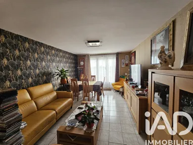 Apartment in Sens (89100)