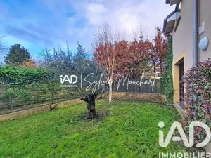 Architectural house in Jouars-Pontchartrain (78760)