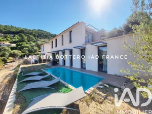 Building in Ollioules (83190)