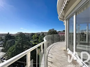 Apartment in Le Cannet (06110)