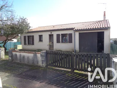 House in Saintes (17100)