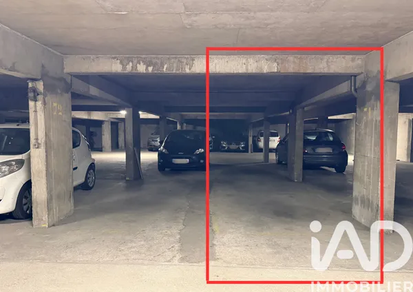 Parking à Paris (75011) photo 2