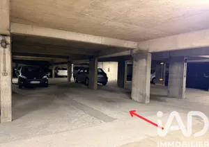 Parking à Paris (75011)
