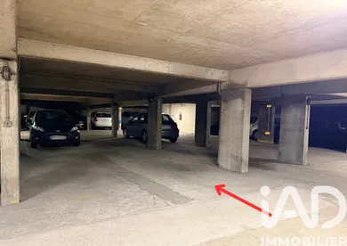 Parking à Paris (75011)