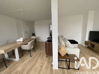 Apartment in Saint-Cyr-sur-Loire (37540)