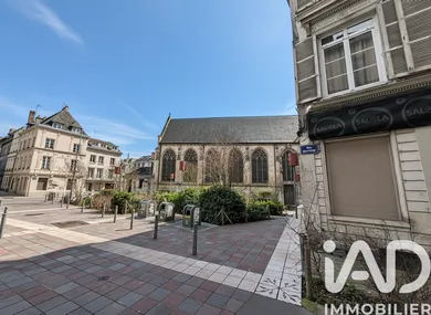 Building in Rouen (76000)