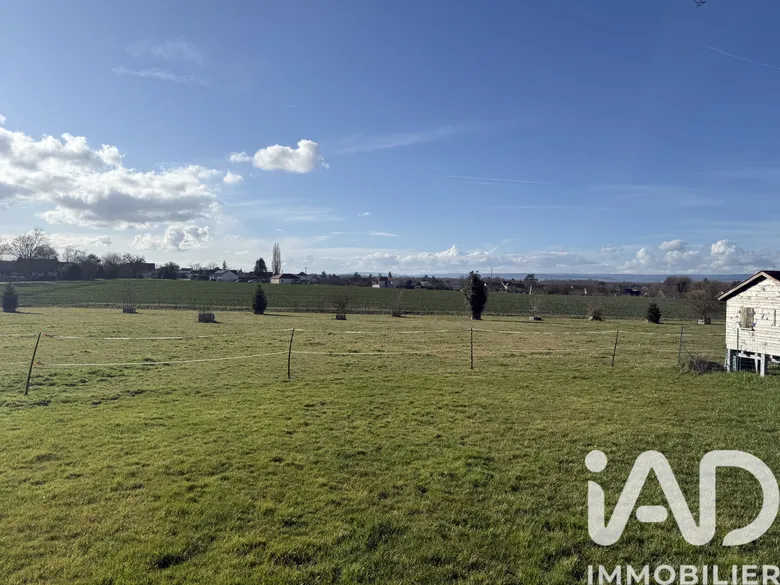 Terrain à bâtir à Saint-Loup-Géanges (71350) · 104 000 €