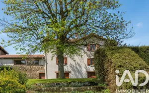 Village house in Farnay (42320)