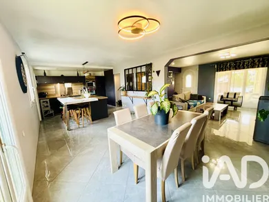 Pavillon à La Grandville (08700)