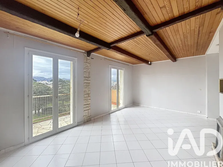 Appartement 4 pièces 63 m² · à Marseille · 63 m² · 90 000 €