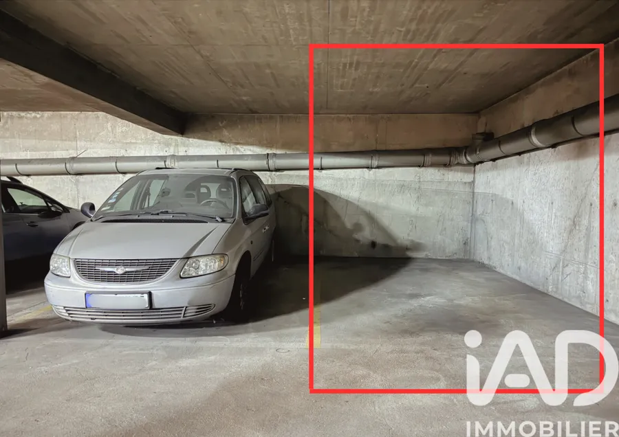 Parking à Paris (75020) photo 3
