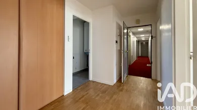 Apartment in Courbevoie (92400)