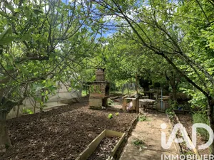 Traditional house in Villeneuve-la-Guyard (89340)