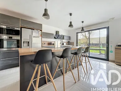 Maison traditionnelle à Verneuil-l'Étang (77390)