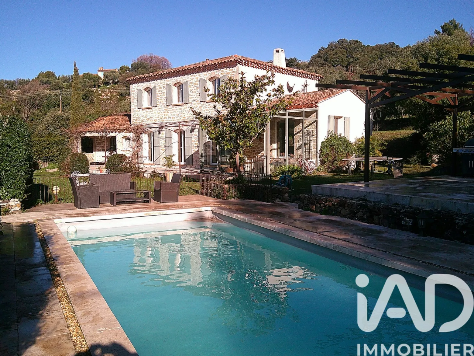 Vente maison à Évenos (83330) : maison traditionnelle 7 pièces 185 m² - 1930837 — 3