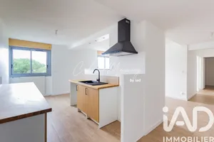 Apartment in la roche sur yon (85000)