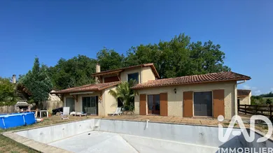 Architectural house in Saint-Hilaire-de-Lusignan (47450)